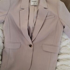 Abercrombie & Fitch Women's Cream Blazer